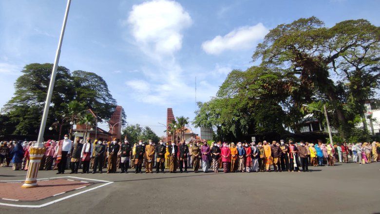 Pakai Kebaya, Ini Cara ASN Pemkab Mojokerto Kenang RA Kartini 