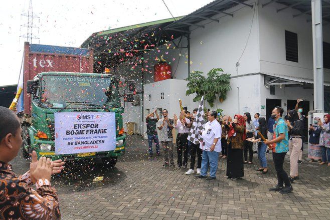 Cucu Perusahaan PT INKA Mulai Ekspor Bogie Frame ke Bangladesh