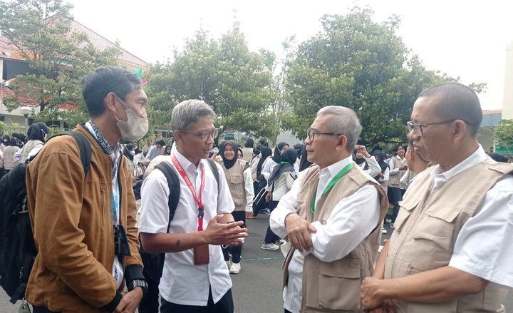 Peringatan 1 Abad NU, 1.500 Pasukan Semut Unusa Bersihkan Sampah di Jalan