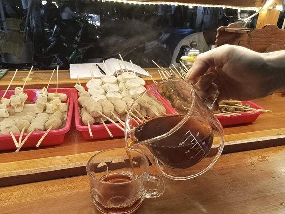 Kopi Blooming Street Food, Ala Angkringan Harmoni di Kota Mojokerto Ini Patut Diincip