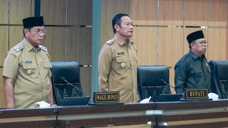 Jawaban Bupati Yes atas Pertanyaan Tujuh Fraksi DPRD Lamongan
