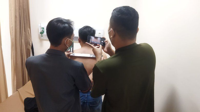 Sejumlah Polisi Penganiaya Jurnalis saat Meliput Demo RUU TNI Dilaporkan ke Polda Jatim