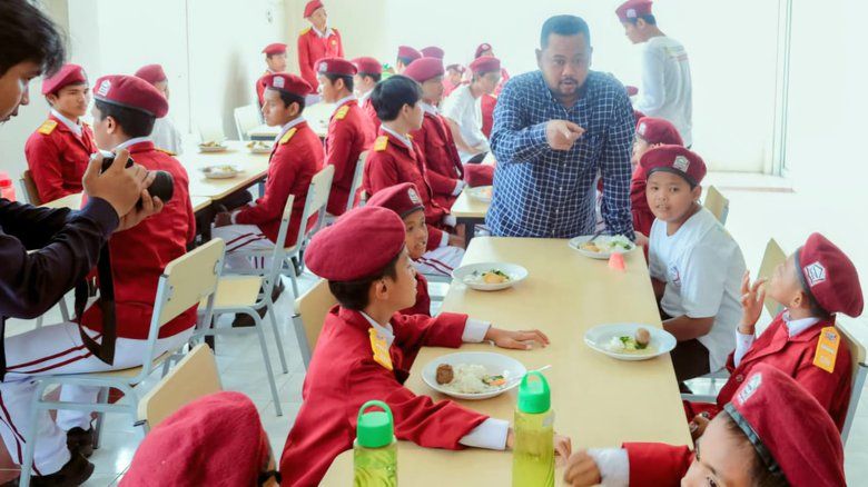 Bupati Gresik Bersama Sekjen Kemensos Visitasi ke Sekolah Rakyat Terintegrasi 45 Semarang