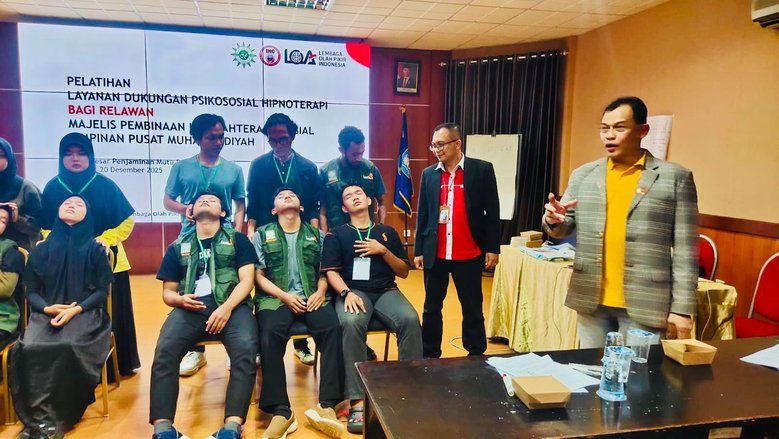 IHC dan KAWANMU Kuatkan Relawan Muhammadiyah Dengan Hipnoterapi