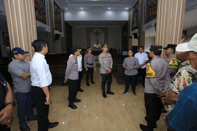 Menjelang Perayaan Natal, Kapolres Madiun Cek Kesiapan Pengamanan Gereja