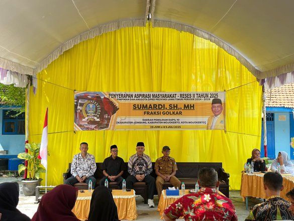 Lewat Beasiswa Prasejahtera, Cak Sumardi Pastikan Anak Mojokerto Tetap Bisa Sekolah