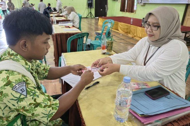 Ini Perhatian Cak Sumardi untuk Pendidikan Anak Kurang Mampu di Jombang