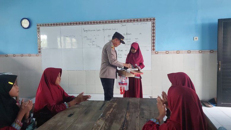 Police Goes to School, Polsek Pungging Tanamkan Anti-Bullying Sejak Dini di SDN Bangun 1