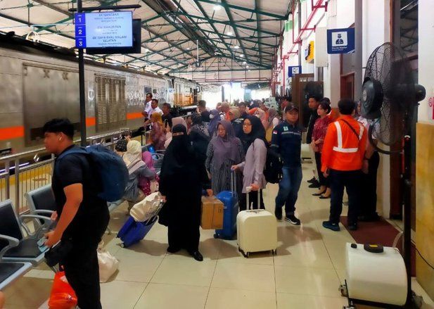 19.110 Tiket Kereta Masa Angkut Lebaran Telah Terjual di PT KAI Daop 7 Madiun