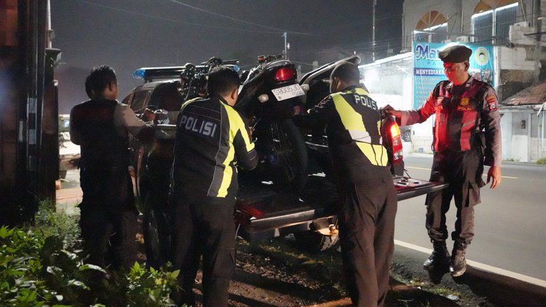 Viral Freestyle Motor di Mojokerto, Tiga Pelaku Dijemput Polisi