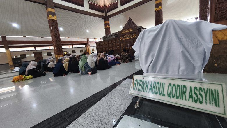 Makam Troloyo, Magnet Wisata Religi di Mojokerto