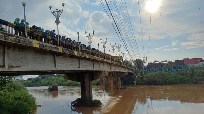 Pertamina Patra Niaga FT Madiun Jaga Kualitas Air Sungai dengan “Nutrisi” 
