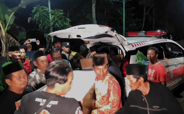 Satu Korban Tabrakan Kereta di Bekasi Dimakamkan di Ngawi
