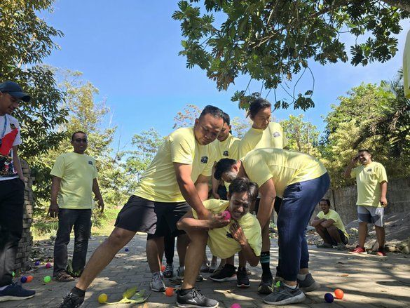 Employee Day di The Mumbul Villa Perkuat Kekompakan Karyawan