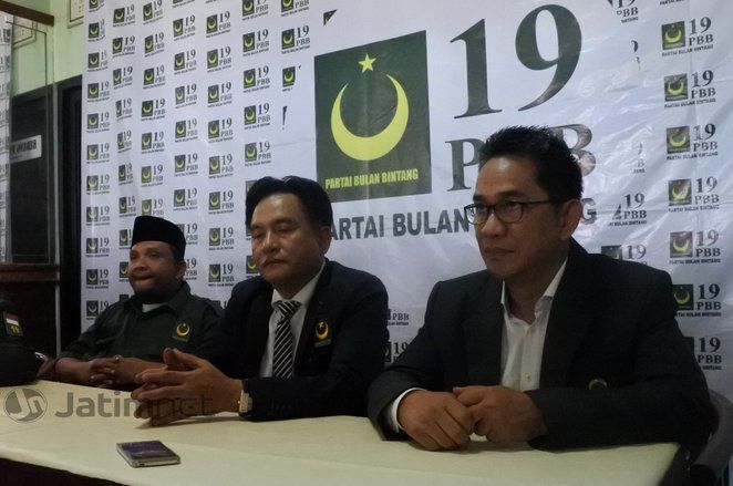 Yusril Tantang Prabowo Sumpah Pocong