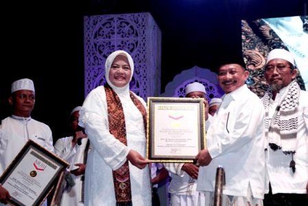 Pemkab Situbondo Catat Rekor Baru MURI Zikir Basmalah 1 Miliar Diikuti 37.983 Orang