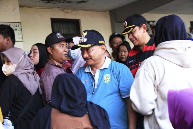 <strong>Ratusan Pasien Mata Katarak Sambut Antusias </strong><strong>Kunjungan Bupati Situbondo </strong>