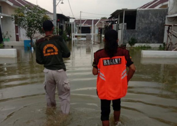Atasi Banjir di Tempuran, PUPR Mojokerto Akan Gunakan Lima Pompa Penyedot
 
