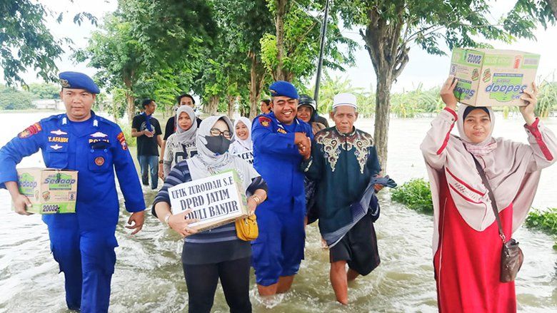 Ditpolairud Polda Jatim Bersama Polres Gresik Tinjau Banjir di Empat Kecamatan Gresik Selatan