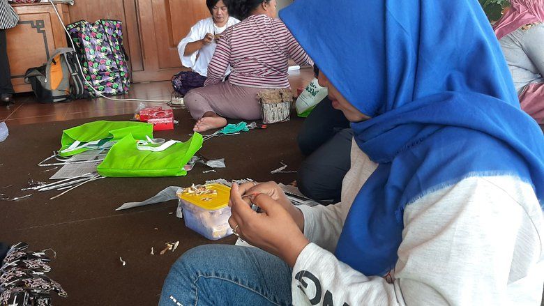 Desa Wisata Kemiren Bangun Bank Sampah 