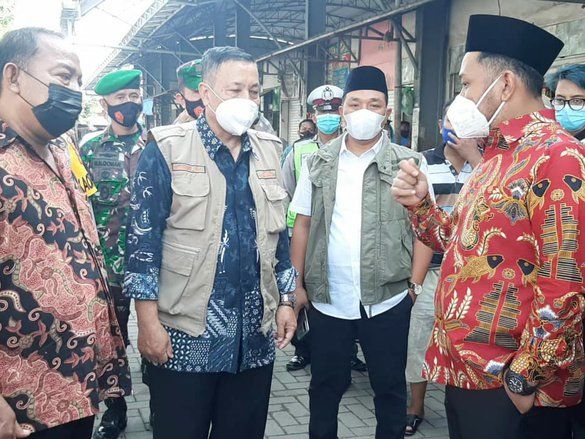 Pasar Driyorejo Kotor, Gus Yani Marahi Pengelola Pasar