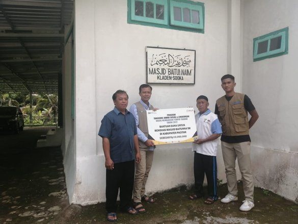 Bulog Ponorogo Salurkan Dana TJSL untuk Pembangunan Masjid 