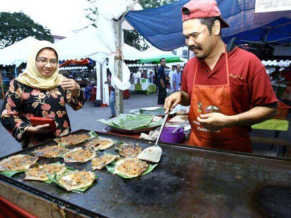 Mahathir Mohamad Ingatkan Umat Islam jangan Berlebihan Berbuka Puasa