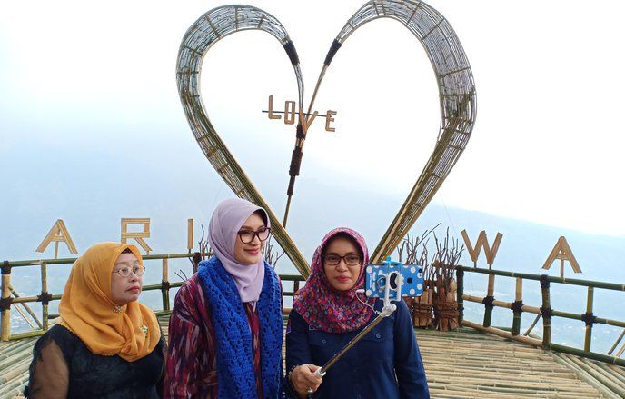 Instagramable, Swafoto di Bukit “Seribu Selfie” Probolinggo