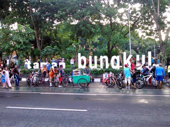 Enam Taman Di Surabaya, Ada Taman Lansia Hingga Pelangi