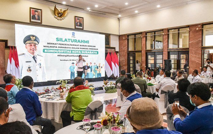 Jelang Penetapan UMK, Dedengkot Buruh Surabaya Keluhkan Nasibnya ke Wali Kota Eri Cahyadi