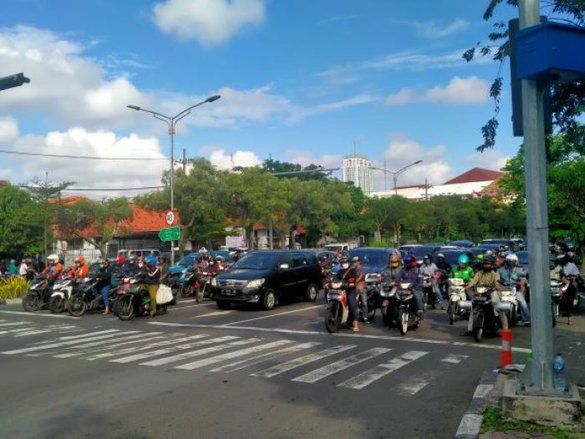 Anniversary ke 95, Tiga Anthem Persebaya Diputar di Sejumlah TL dan PCTL di Surabaya 