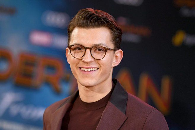 Tom Holland Tertarik Perankan Agen 007