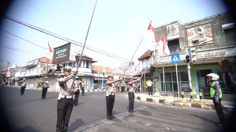 Detik-detik Proklamasi, Polisi Ajak Warga Berhenti Sejenak di Simpang Miji Mojokerto