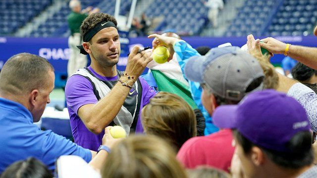 Kalahkan Federer, Grigor Dimitrov Melaju ke Semi Final