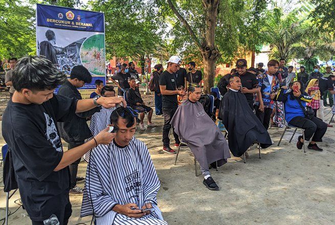 Unik, Cukur Rambut di Mojokerto Jadi Pilihan Berdonasi untuk Gempa di Cianjur