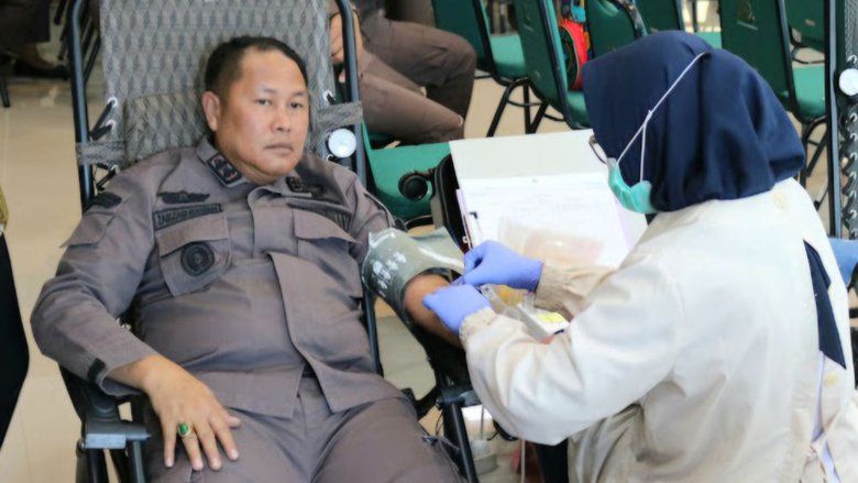Hari Lahir Adyaksa ke-81, Kejari Gresik Gelar Aksi Sosial
