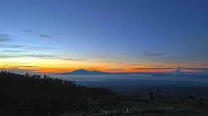 Suhu Ekstrem di Gunung Lawu, Pendaki Diminta Mewaspadai Hipotermia  