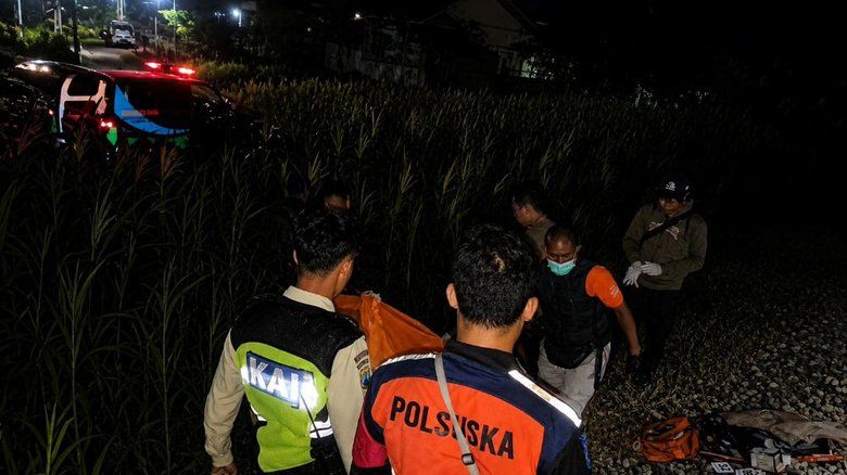 Pejalan Kaki Misterius Tertemper KA Ijen Ekspres di Probolinggo