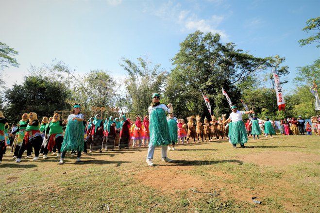 Warga Wonoasih Probolinggo Lestarikan Budaya Lokal dalam <em>Festival Sawah Noasi Sae Onggu</em>