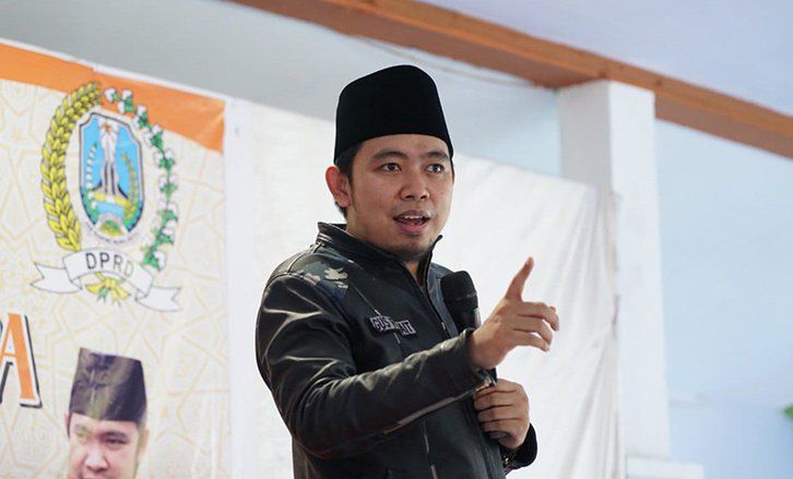 Kontroversi Rocky Gerung, Gus Fawait : Presiden Jokowi Makin Disayang Rakyat