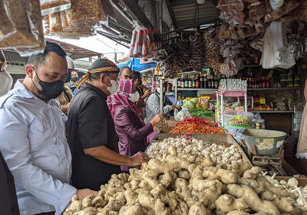 Harga Terpantau Naik di Saat Jelang Nataru, Pemkot Mojokerto Sidak Kebutuhan Pokok