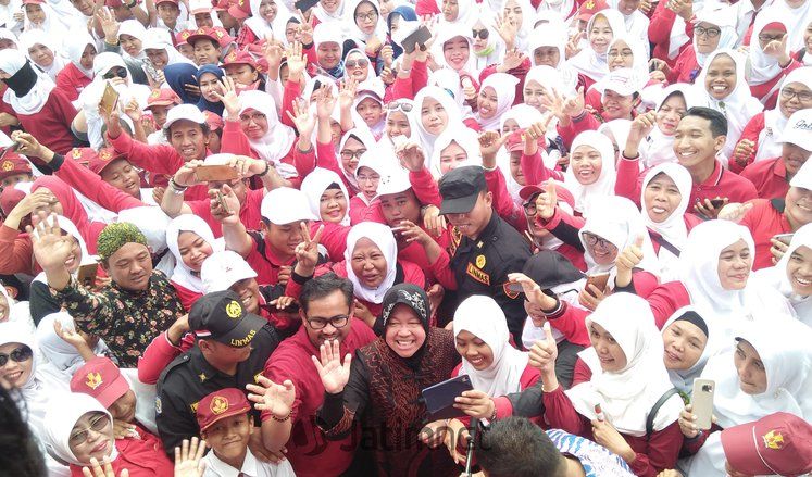 Risma Janjikan Gaji Guru Swasta Setara UMK