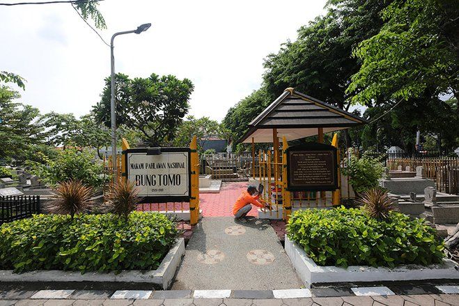 Sambut Hari Pahlawan, TMP dan Makam Pahlawan di Surabaya Dipercantik
