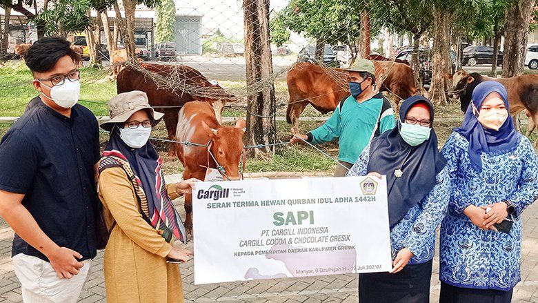 Dilarang Ada Antrean, Pembagian Daging Kurban Diantar ke Warga