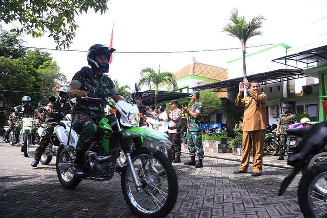 Pemkot Probolinggo Beri Hibah 29 Unit Motor Trail ke Kodim 0820 