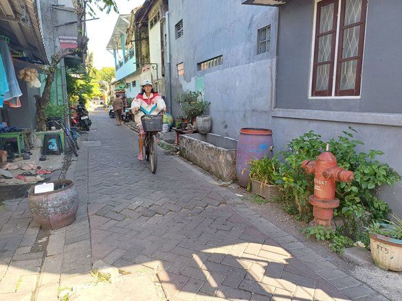 Damkar Surabaya Soroti Kendala Pemadaman di Kampung Padat, Delapan Hidran Lingkungan Disiagakan