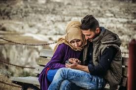 Mengapa Cinta Suami Istri Perlu Selalu Dibangun