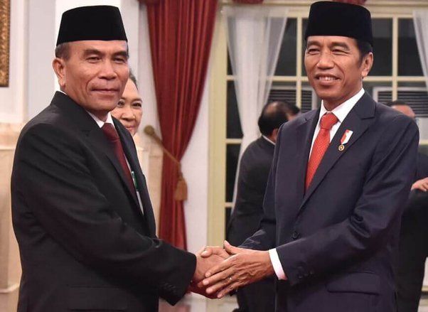Presiden Jokowi Lantik Hinsa Siburian Jadi Kepala BSSN