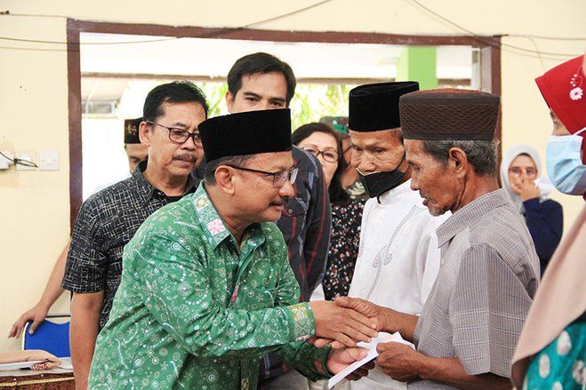 Bupati Situbondo Karna Suswandi Sebut Penyaluran BLT DBHCHT Upaya Tekan Inflasi