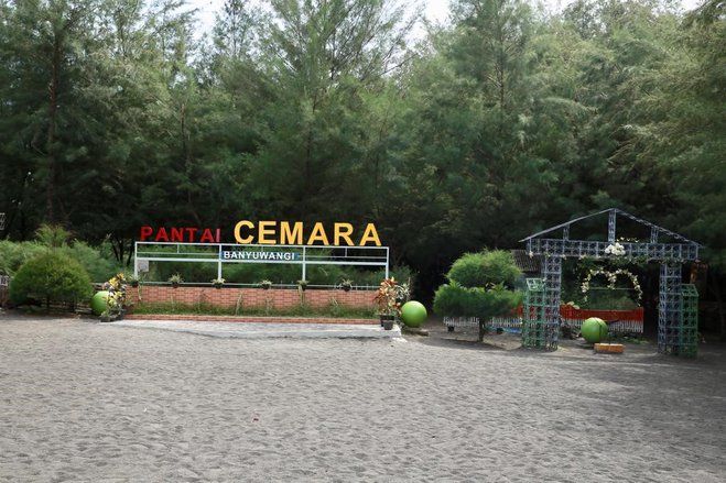 Menikmati Hutan Kota yang Teduh dan Pantai di Banyuwangi